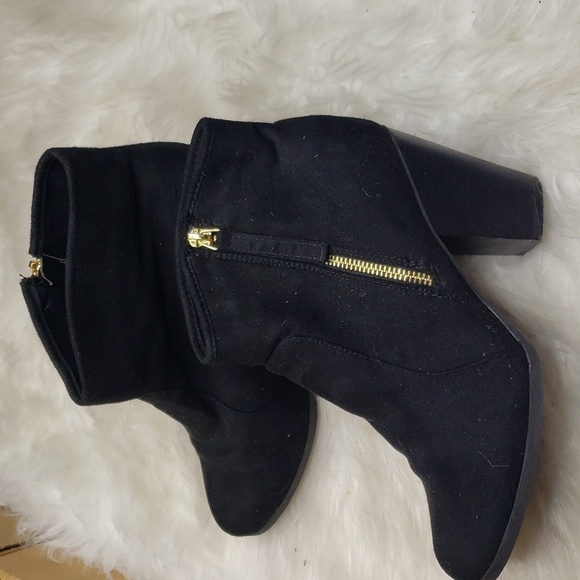 Journee Collection Link Outside Zip Stacked Heel Booties 8.5 - Picture 8 of 13